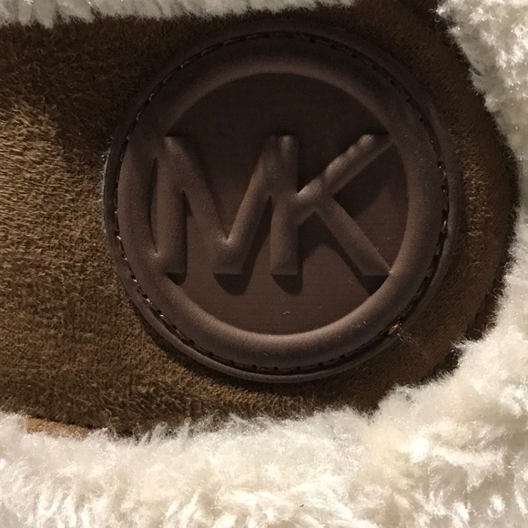 Girls Chestnut Michael Kors boots.  Size 2 - Picture 7 of 8